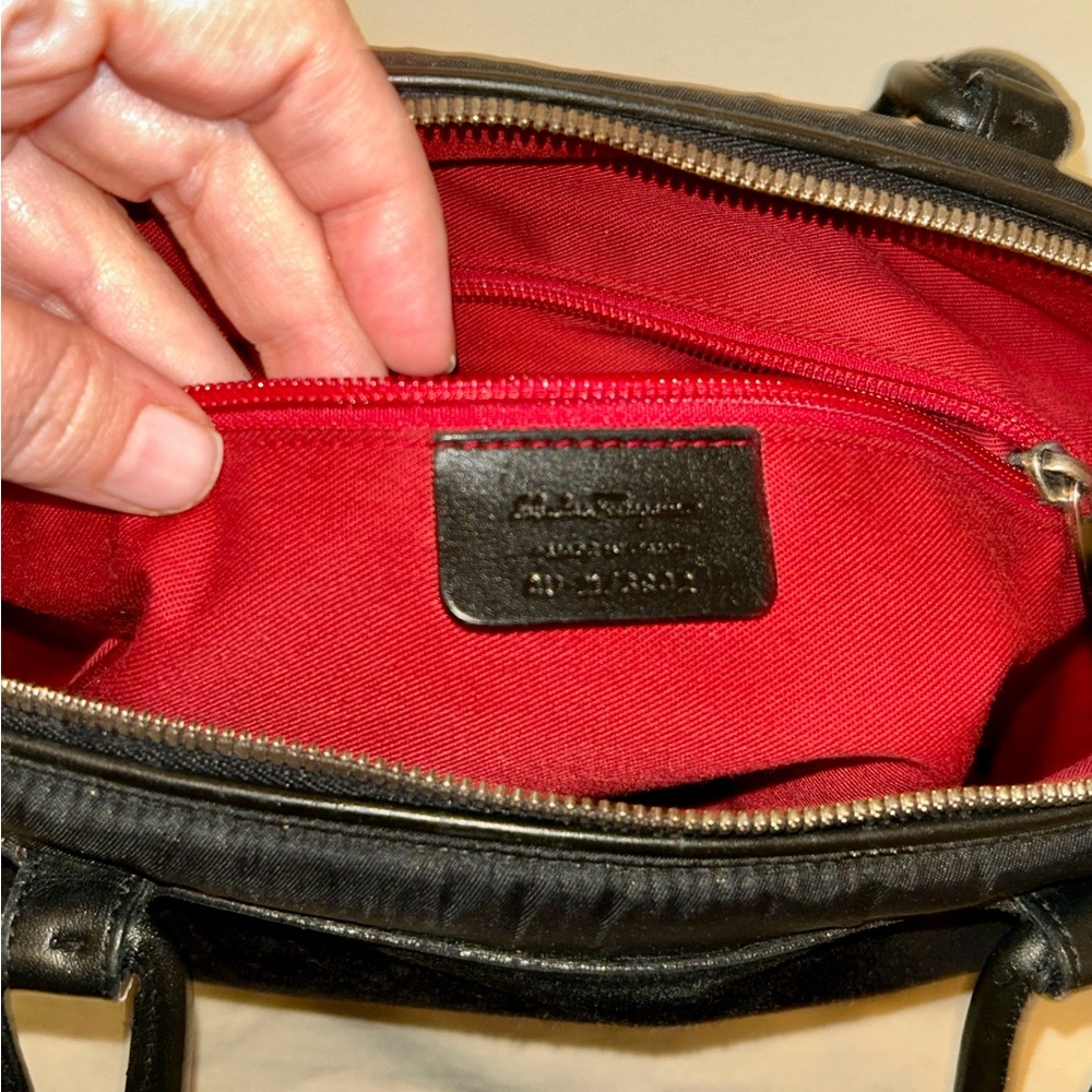 Salvatore Ferragamo Elegant Black Shoulder Boston Bag. Vintage Suede & Leather - Picture 10 of 14